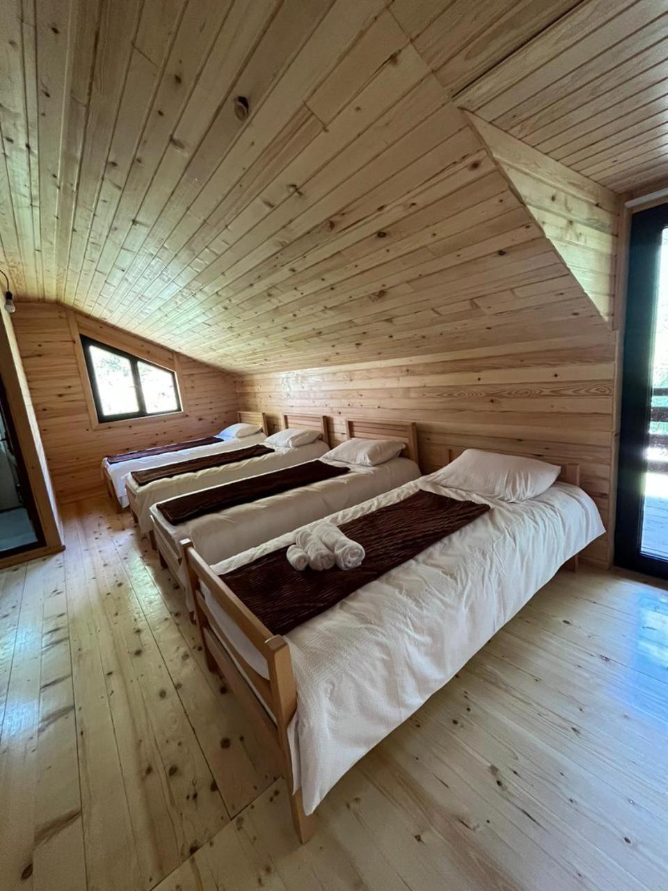Gaul Gavkhe Hotel Uschguli Zimmer foto