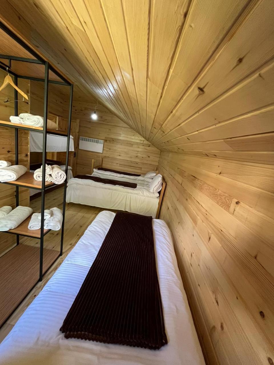 Gaul Gavkhe Hotel Uschguli Zimmer foto